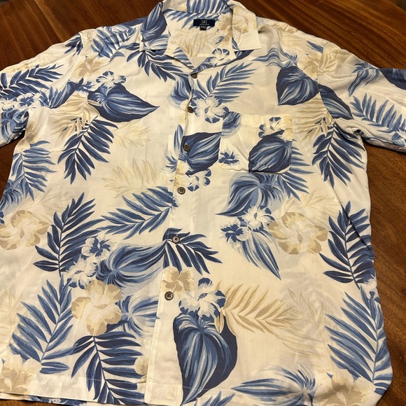 George L Hawaiian Shirt - Picture 1 of 3